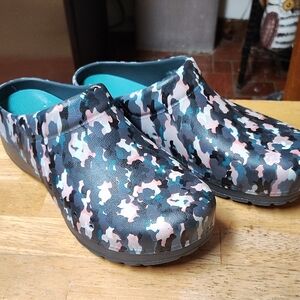 Dansko Multicolor Camo Nursing Clogs. Excellent Condition